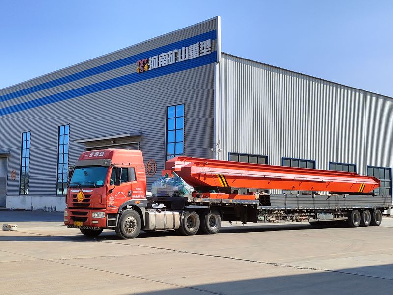 電動(dòng)單梁起重機(jī)，LD20t-26.8m，4臺(tái)，發(fā)往石家莊交付客戶使用。