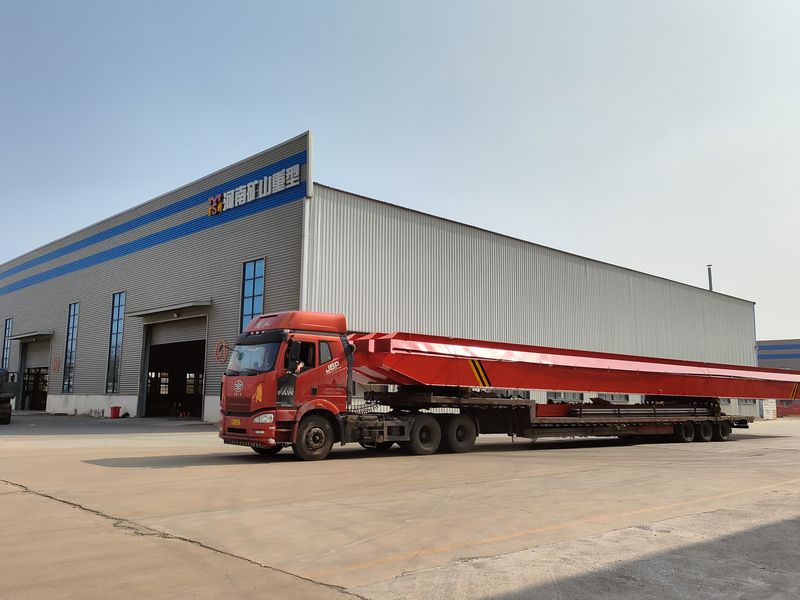 4臺(tái)電動(dòng)單梁起重機(jī)，LD10t-26.53m，發(fā)往浙江交付客戶使用。