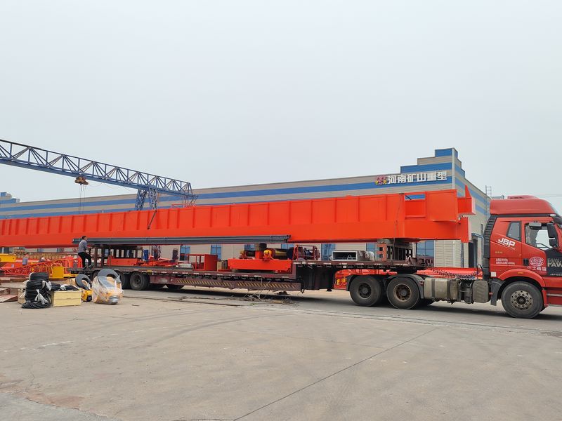 通用橋式起重機(jī) QDXX32/5t—27.7m 制作完成，發(fā)往陜西省銅川市交付客戶使用。