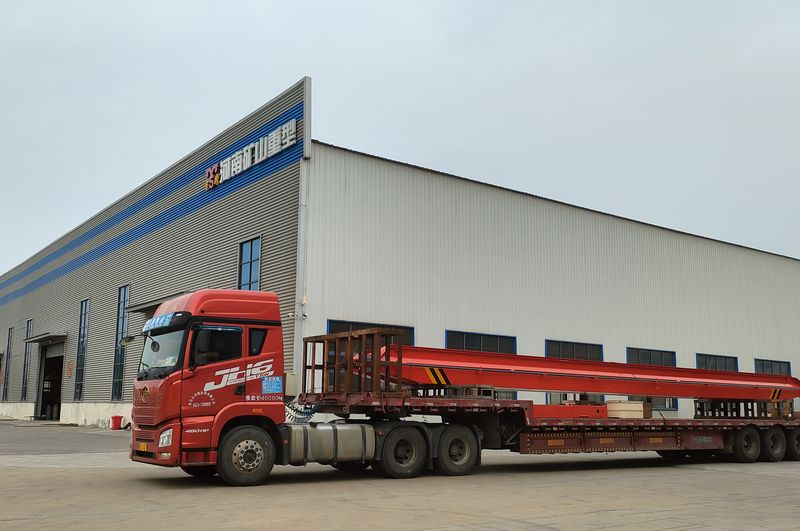 電動(dòng)單梁起重機(jī)3臺(tái) LD5t—16.8m LD3t—16.5m /2臺(tái) 制作完成，發(fā)往江西南昌交付客戶(hù)使用。