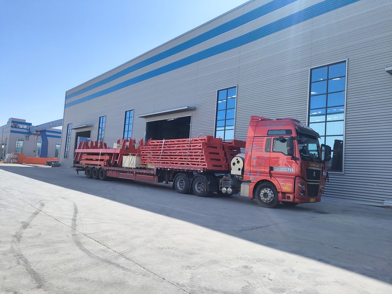 電動(dòng)葫蘆門(mén)式起重機(jī) 4臺(tái) MHxh10t—8m    2臺(tái) MHxh5t—8m      2臺(tái) 制作完成，出口哈薩克斯坦交付客戶(hù)使用