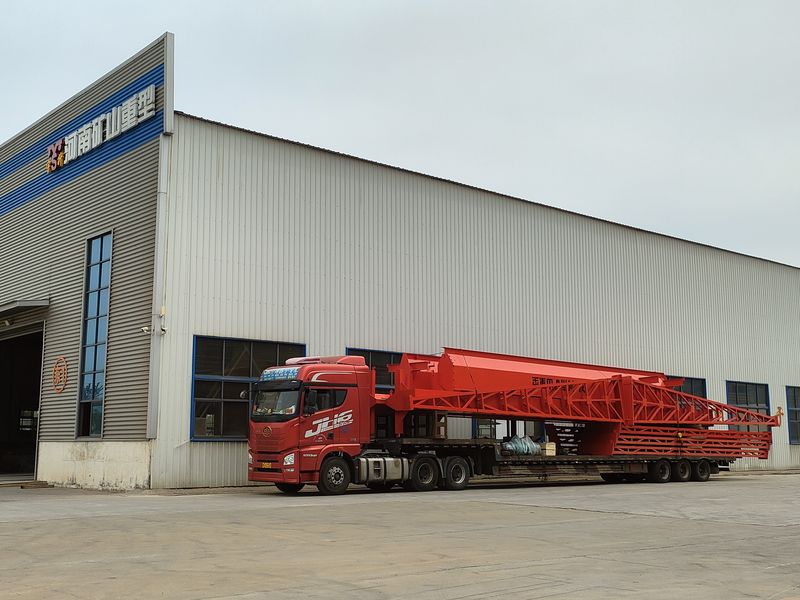 電動(dòng)葫蘆門(mén)式起重機(jī) 2臺(tái) MHxh10t—27m 制作完成，發(fā)往甘肅蘭州交付客戶(hù)使用