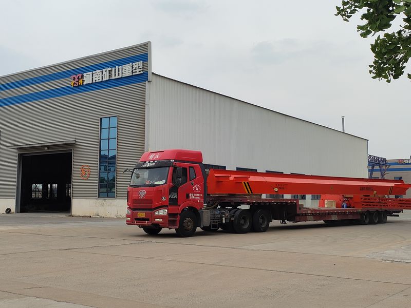 電動(dòng)葫蘆門(mén)式起重機(jī) MHxh10t—20m 制作完成，發(fā)往新疆交付客戶(hù)使用。